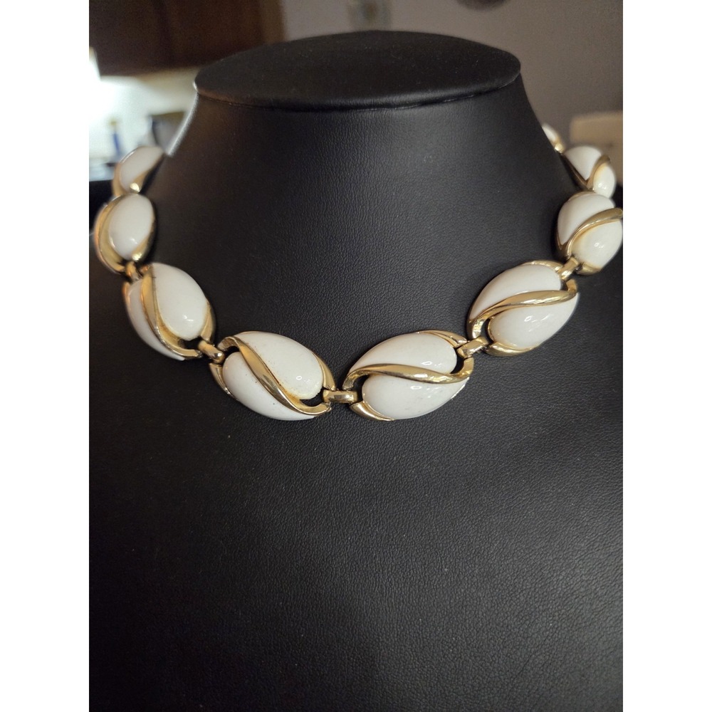 Coro White Thermoset Necklace Gold Tone Mid Century Choker 16" Vintage